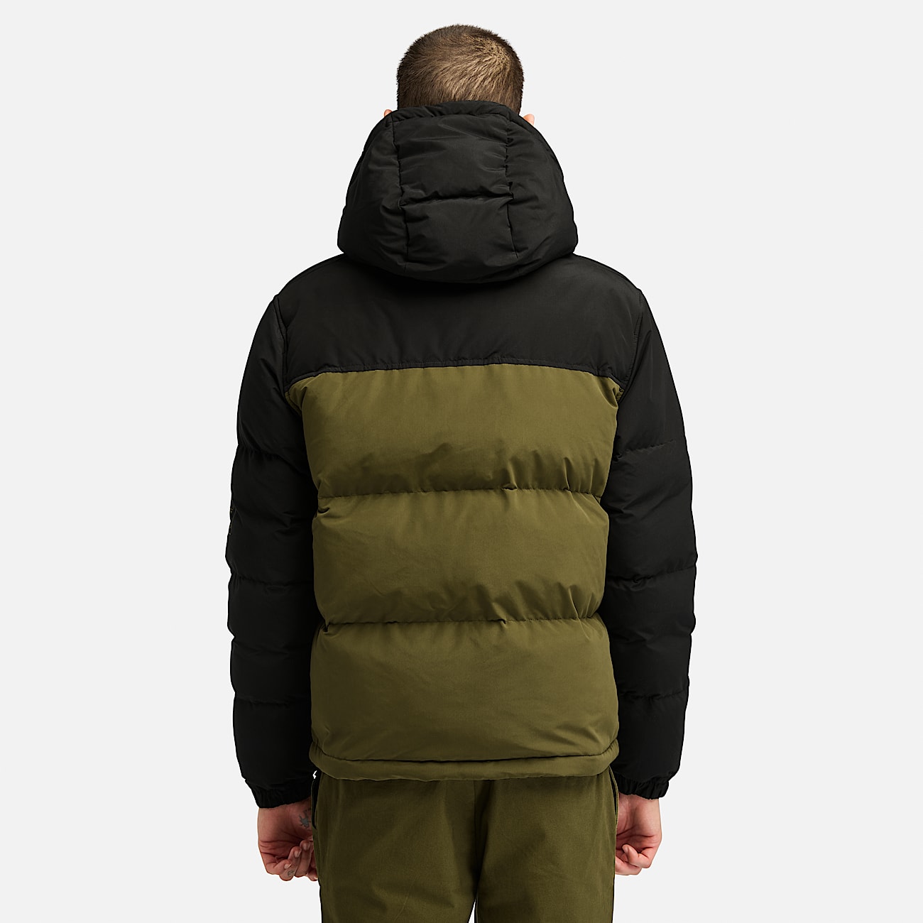Doudoune a capuche pour homme en vert