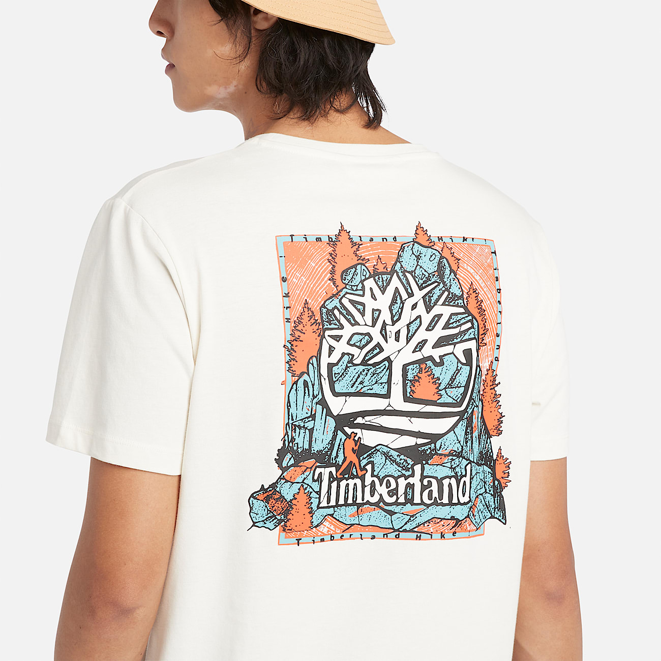 Camiseta con estampado grafico en la espalda para hombre en blanco