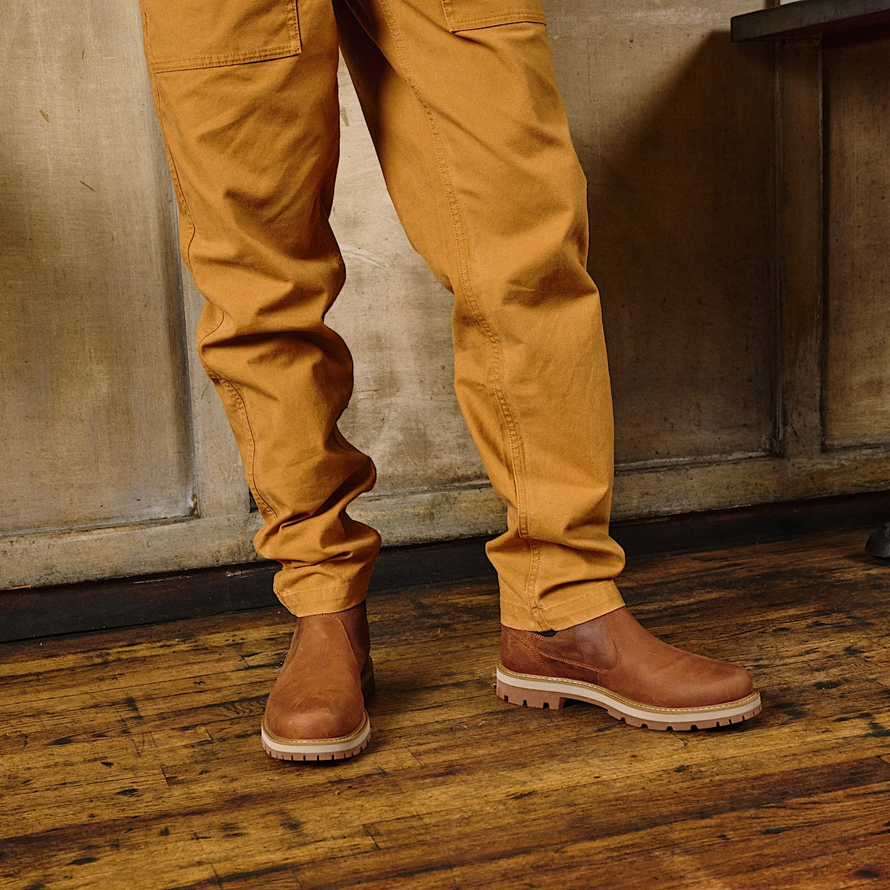 Khaki chelsea boots mens top